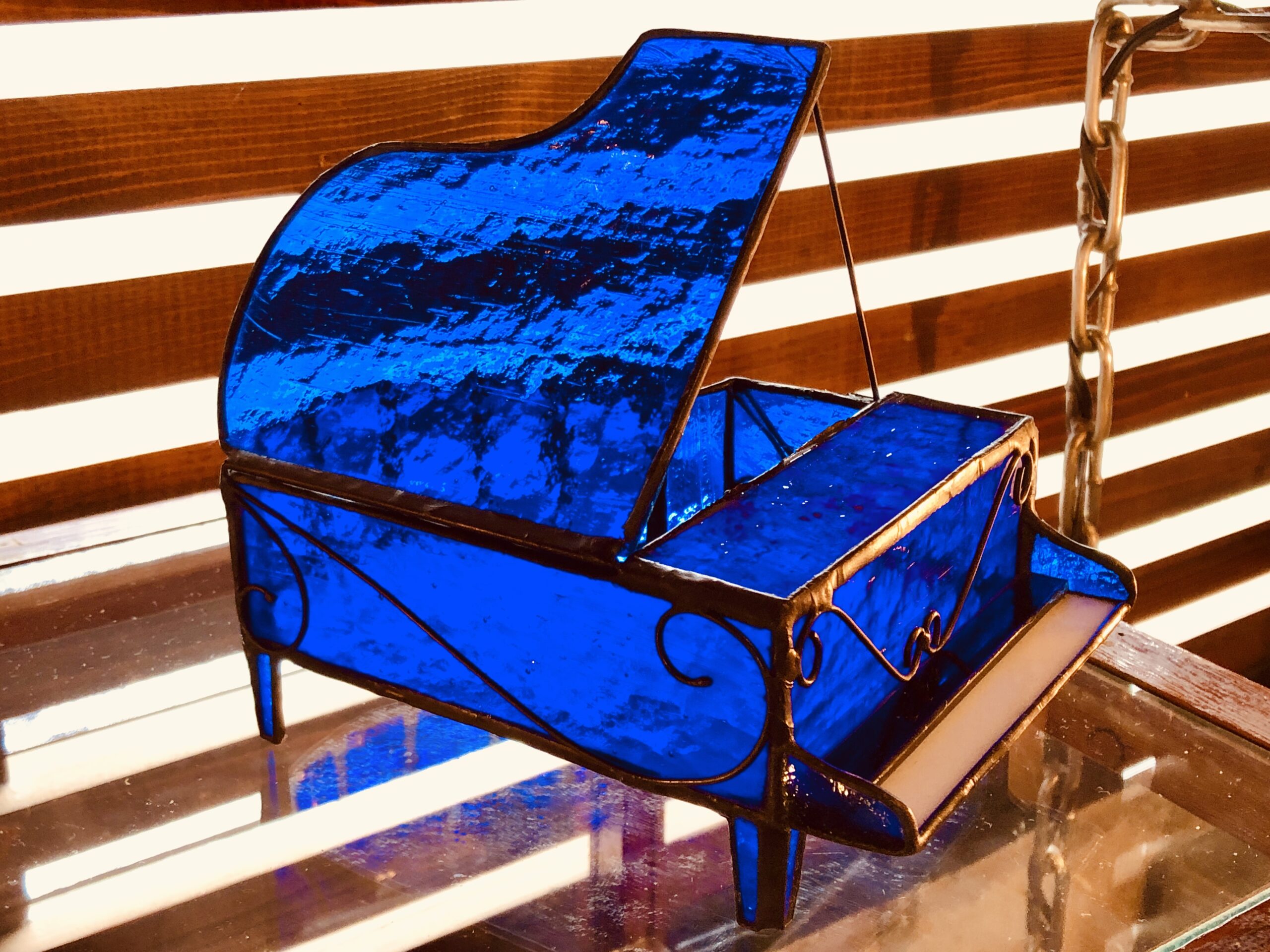 ステンドグラス　ピアノ小物入れ