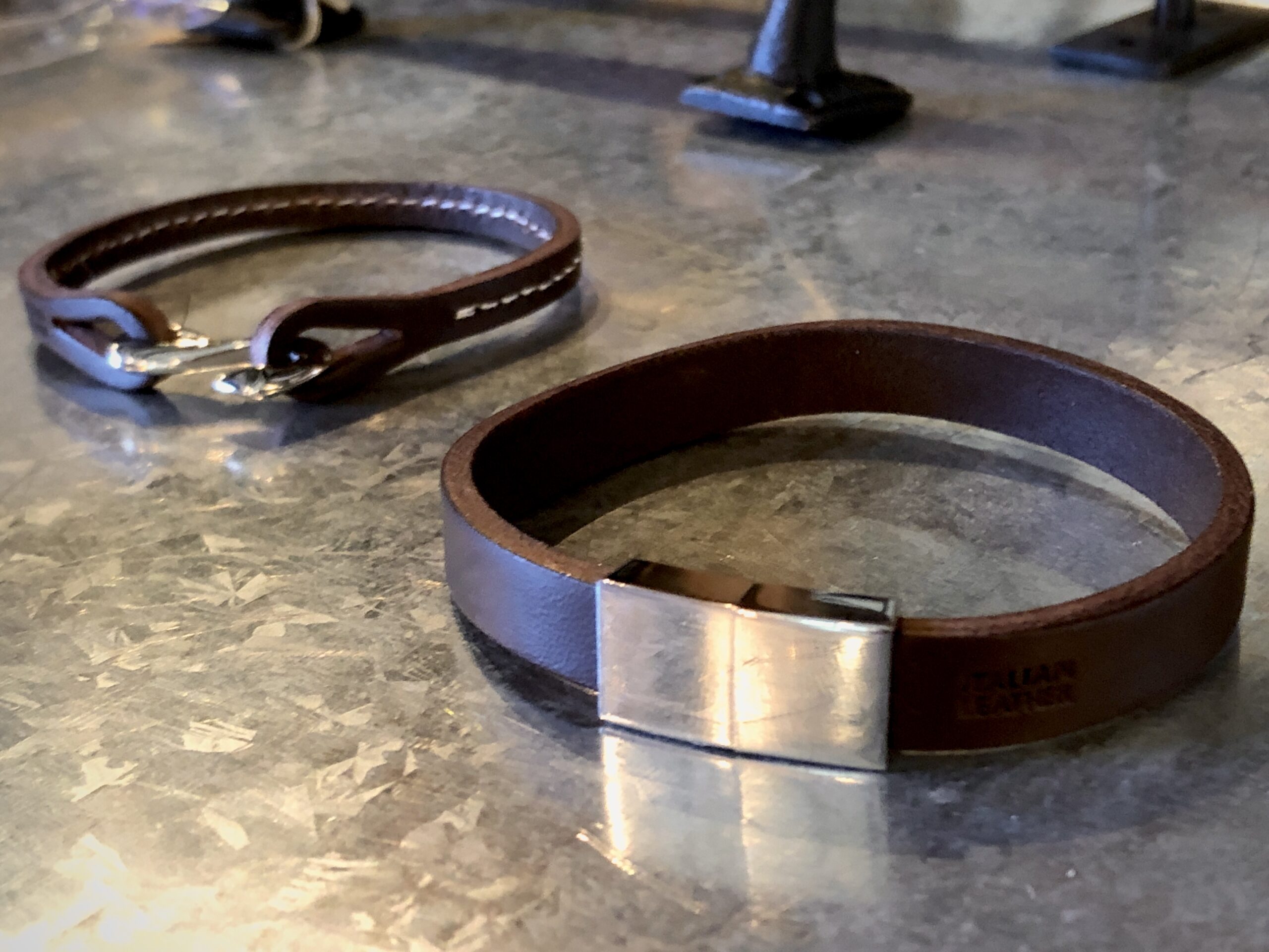 レザーブレスレット