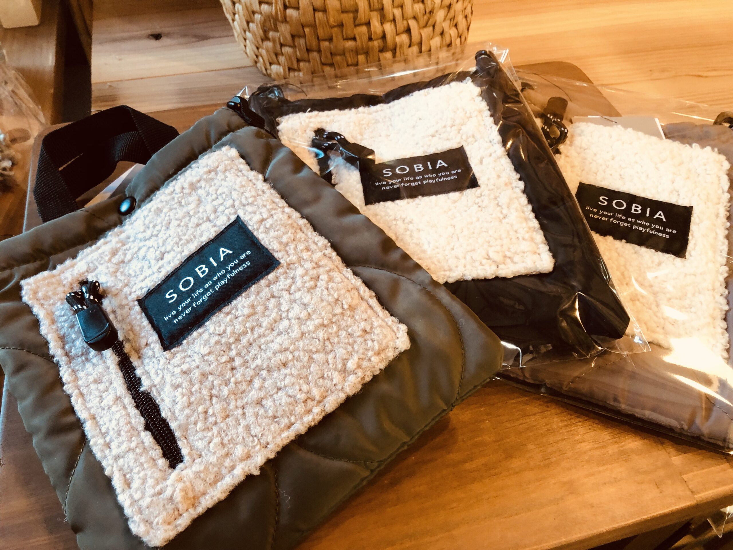 キルトボアフラットミニサコッシュバッグ