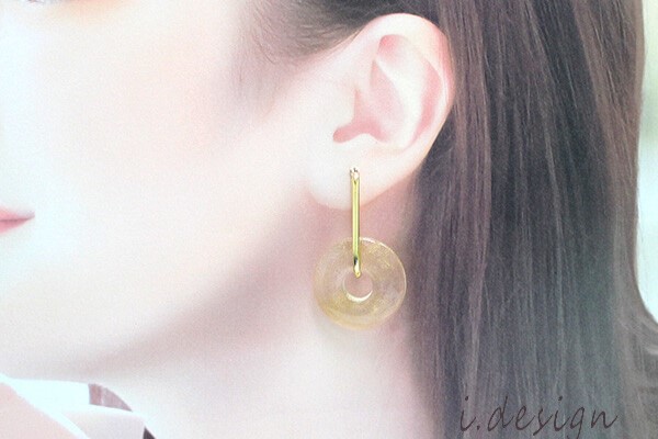 ゴールドラメ入りフープピアス