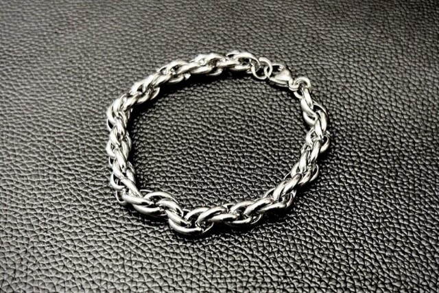 スパイクチェーンブレスレット