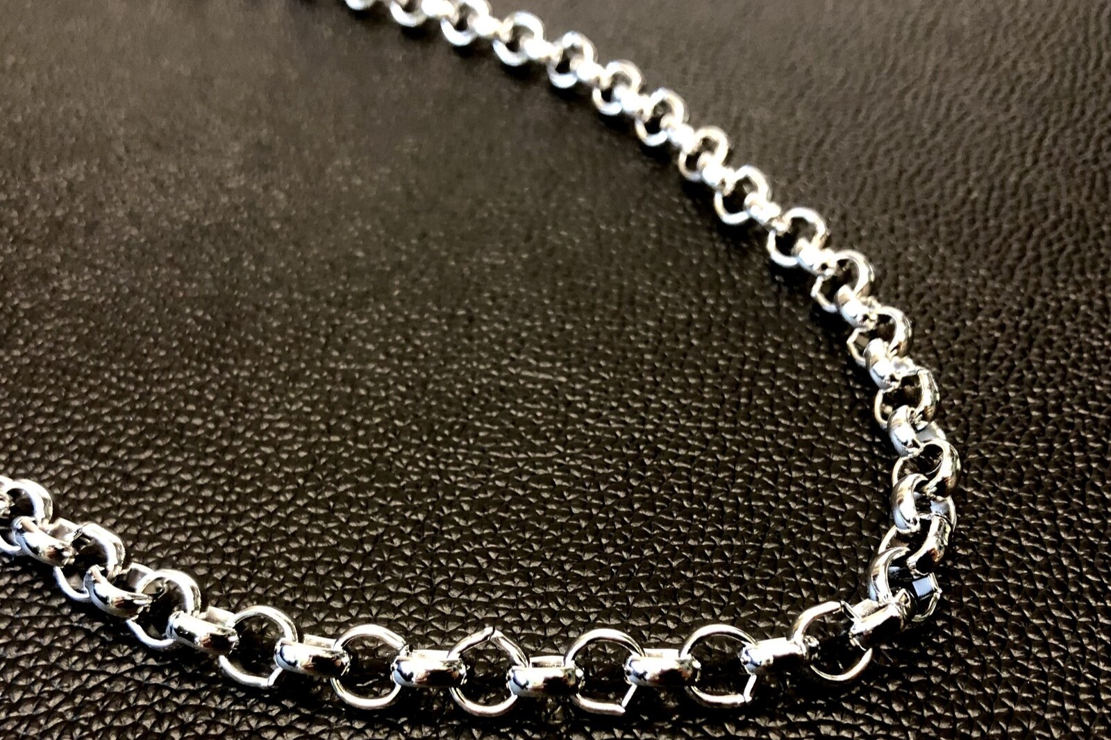 サークルチェーンネックレス