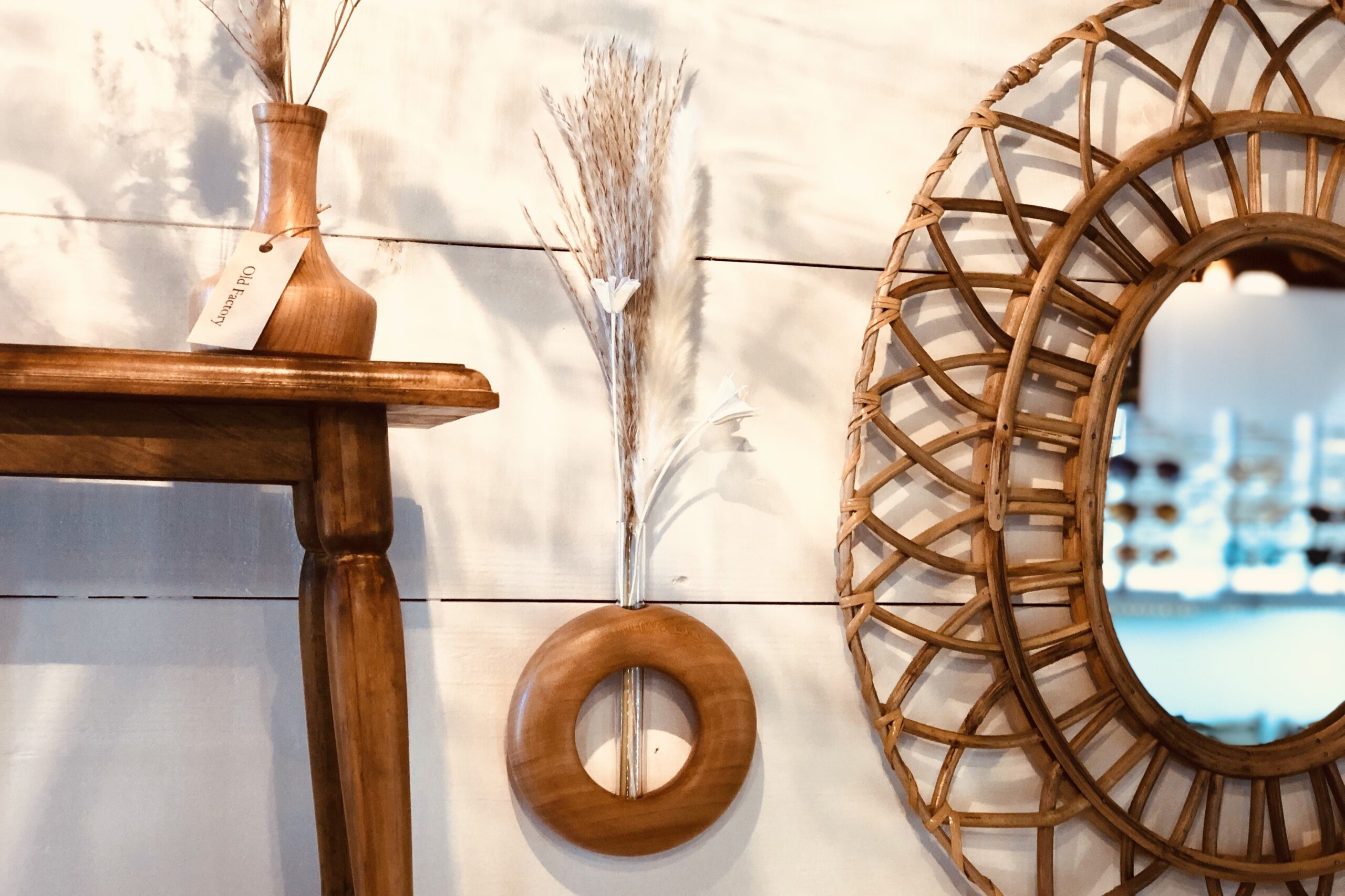 壁掛けウッドフラワーベース