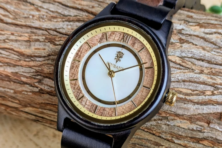 EINBAND Anmut マザーオブパール × エボニー＆クルミ 木製腕時計 32mm