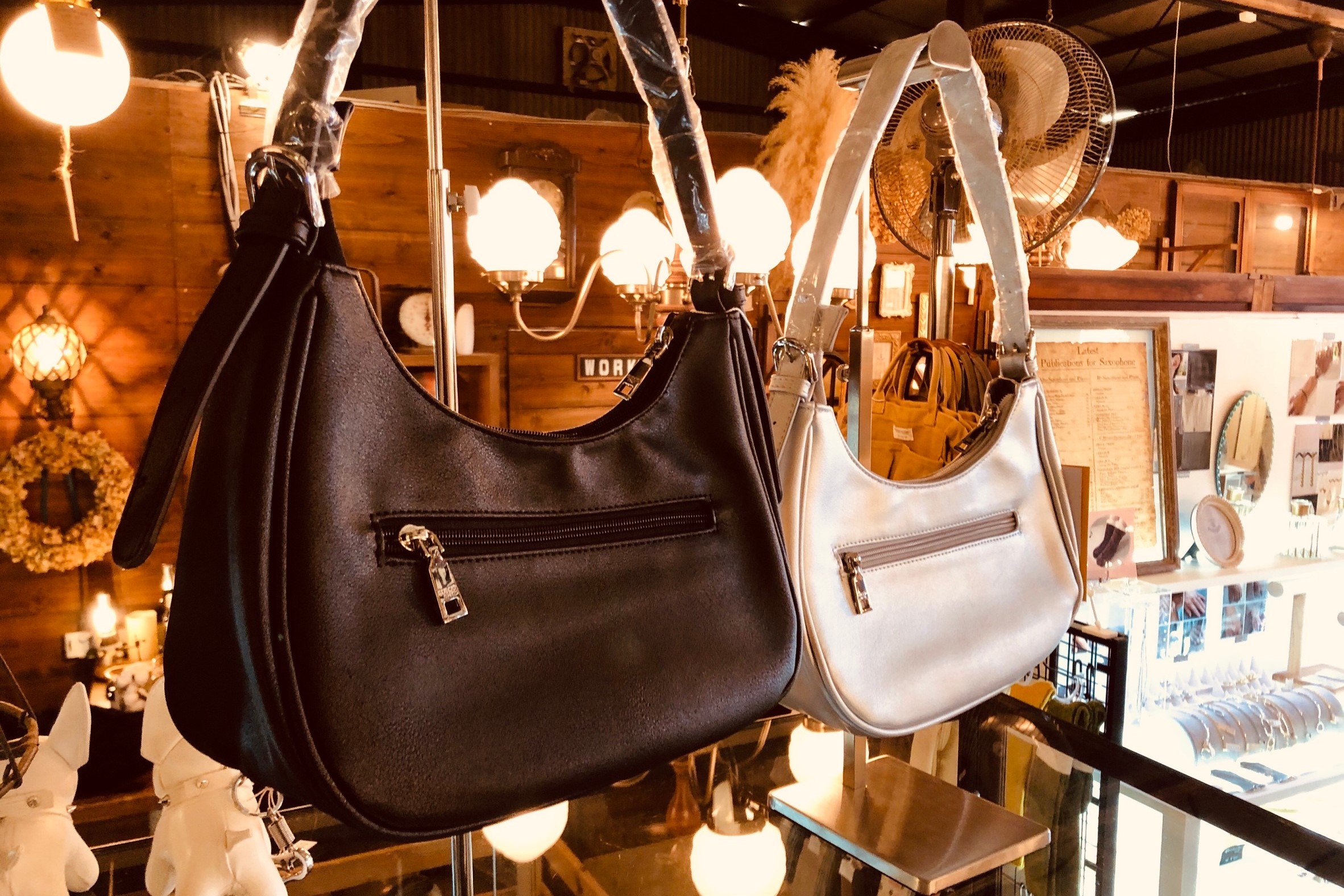 ワンハンドルハーフムーンバッグ