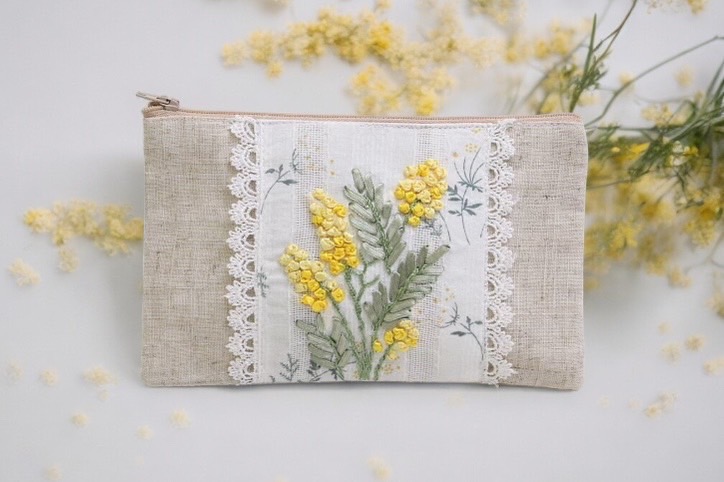 リボン刺繍マルチケース