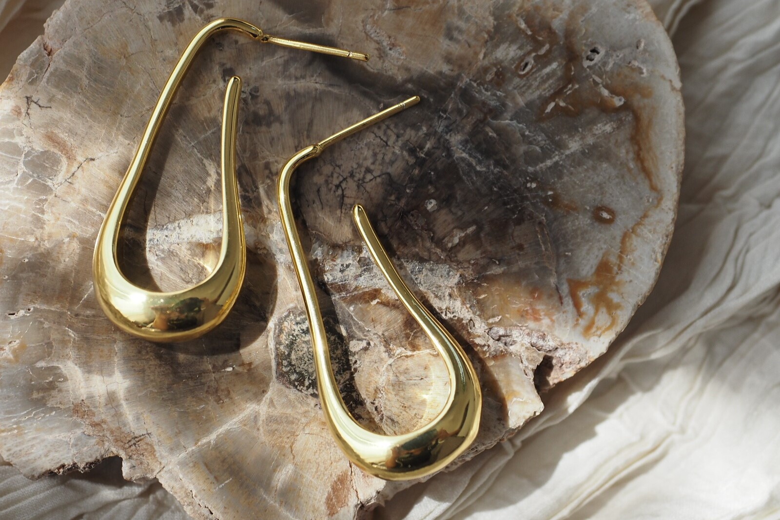 デザインピアス