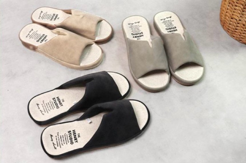 前開きフェイクレザー　ルームシューズ